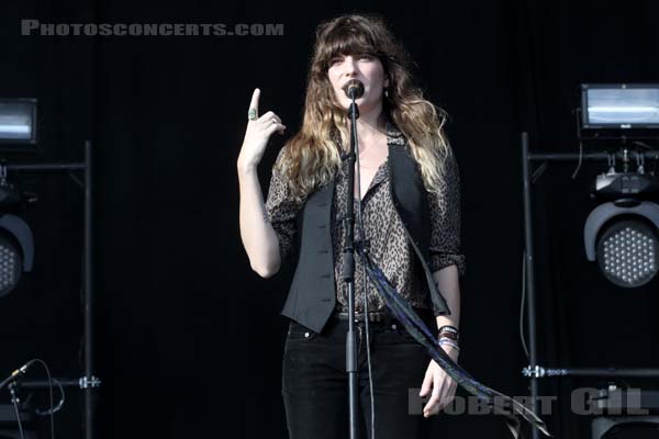 LOU DOILLON - 2016-07-03 - HEROUVILLE SAINT CLAIR - Chateau de Beauregard - Scene Beauregard - 